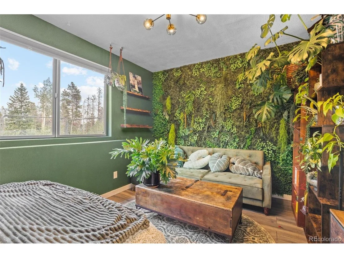 Photo of 424 W Dory Way
