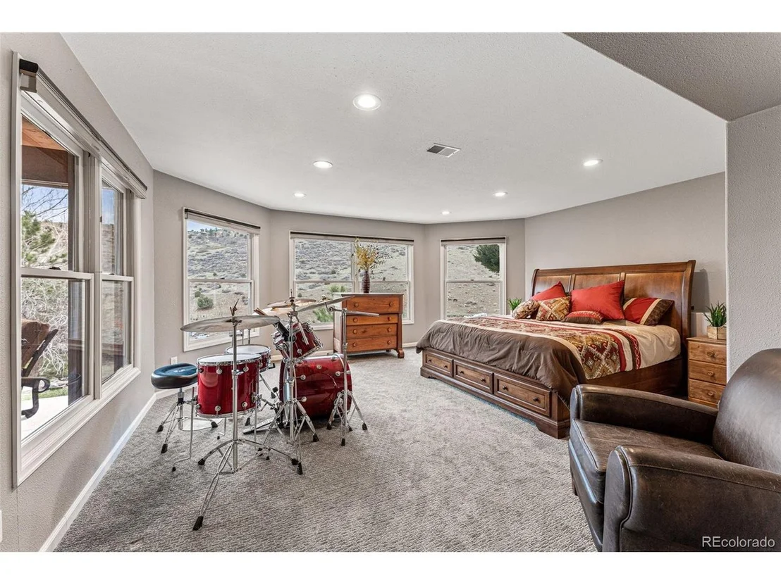 Photo of 5911 Crestbrook Dr