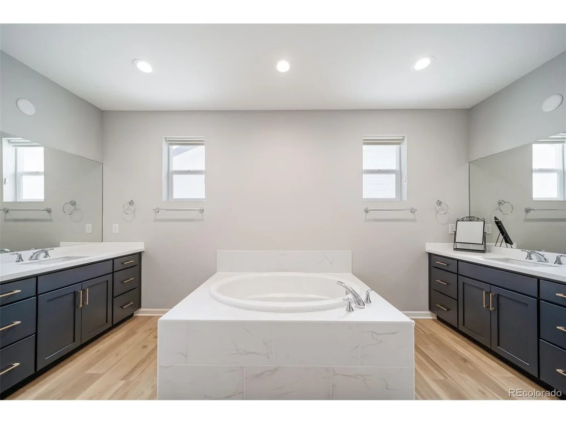 Photo of 5699 Amarosa Dr