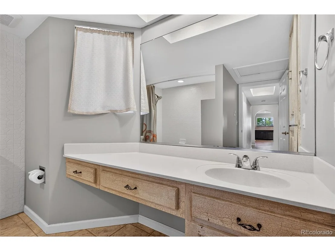 Photo of 1120 Meadowlark Dr