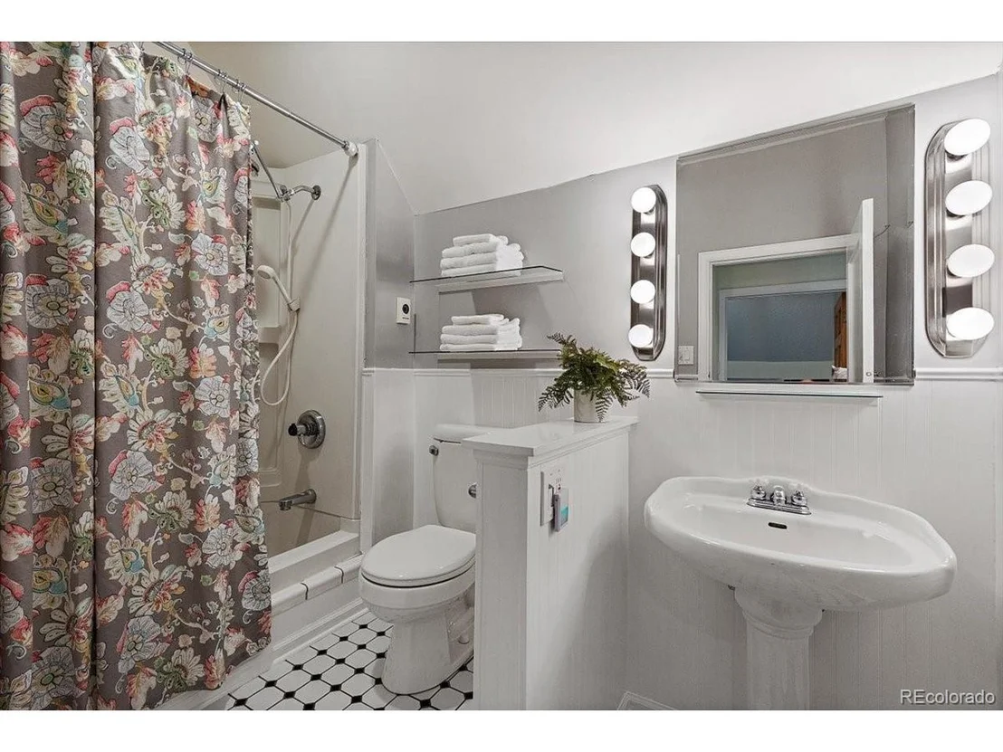 Photo of 244 Colorado Blvd