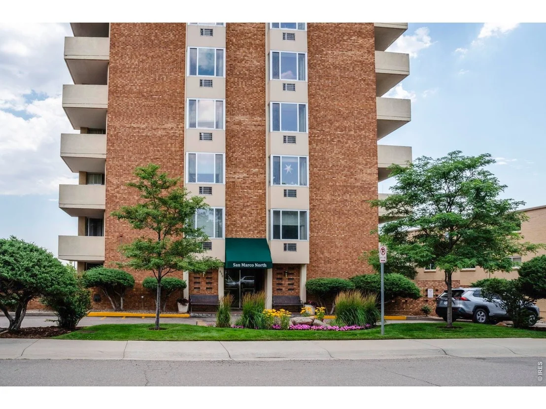 Photo of Unit 406 at 850 20th St