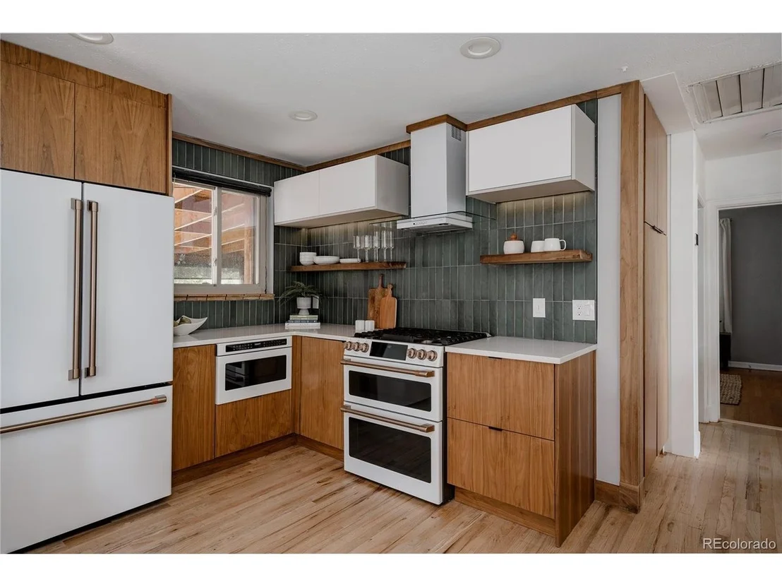 Photo of 3733 Sheridan Blvd