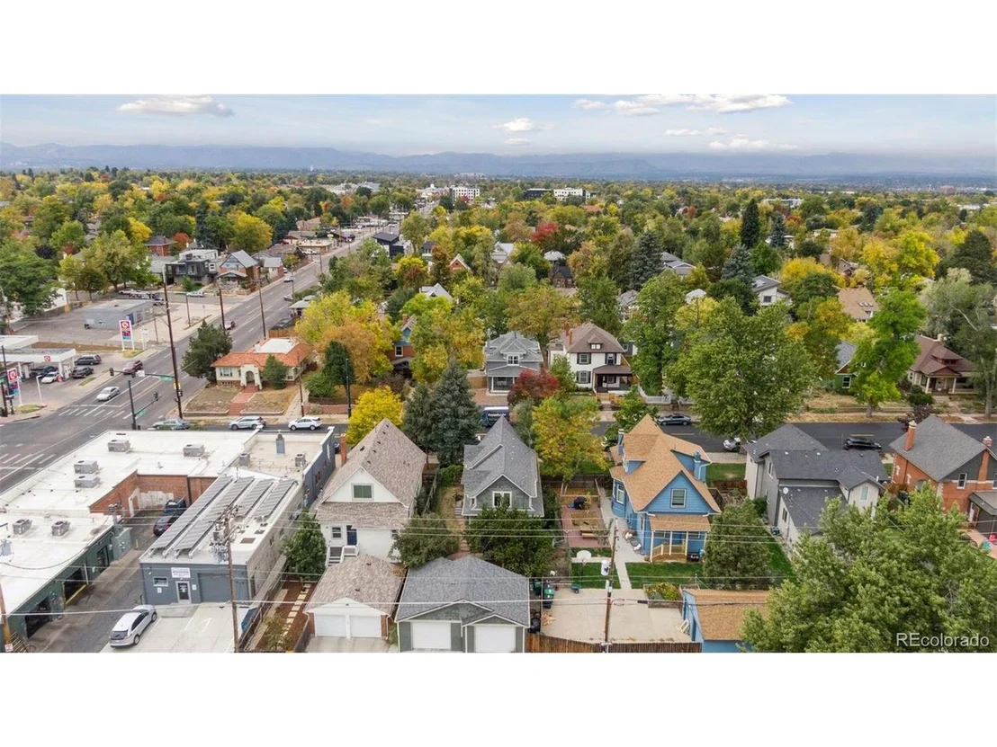 Photo of 3824 Lowell Blvd