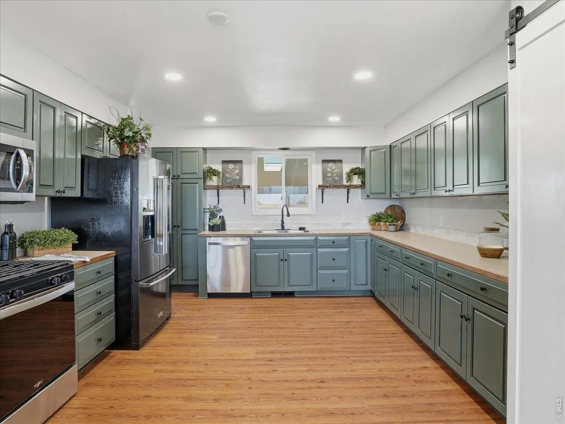 Photo of 38398 County Road 33