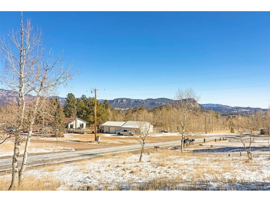 Photo of 560 S Pine Dr