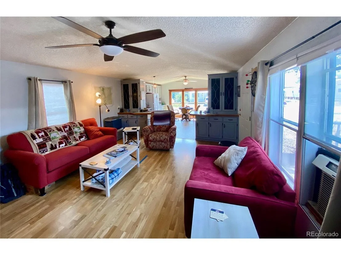 Photo of 921 Maple Dr