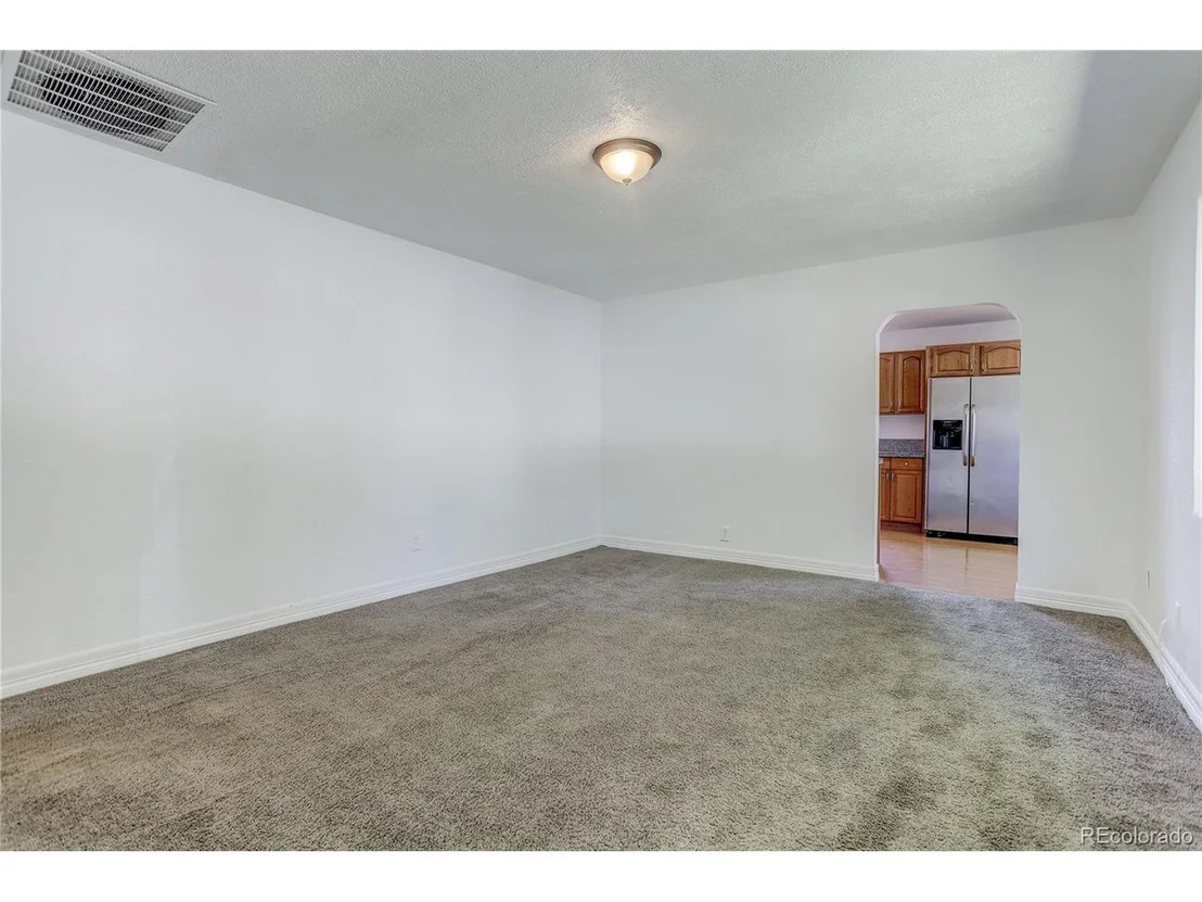 Photo of 9200 Vine St