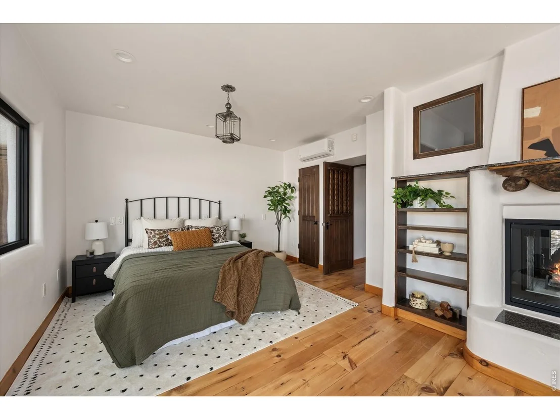 Photo of 6877 Marshall Dr