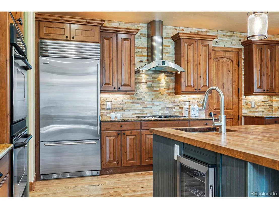 Photo of 2392 Saddleback Dr