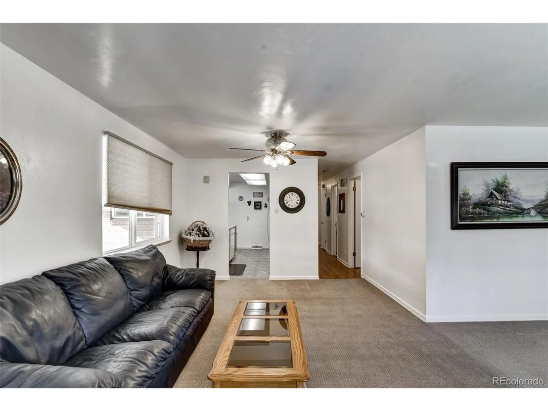 Photo of 6043 Field St