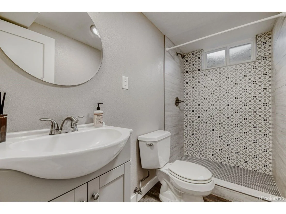 Photo of 3575 Ivanhoe St