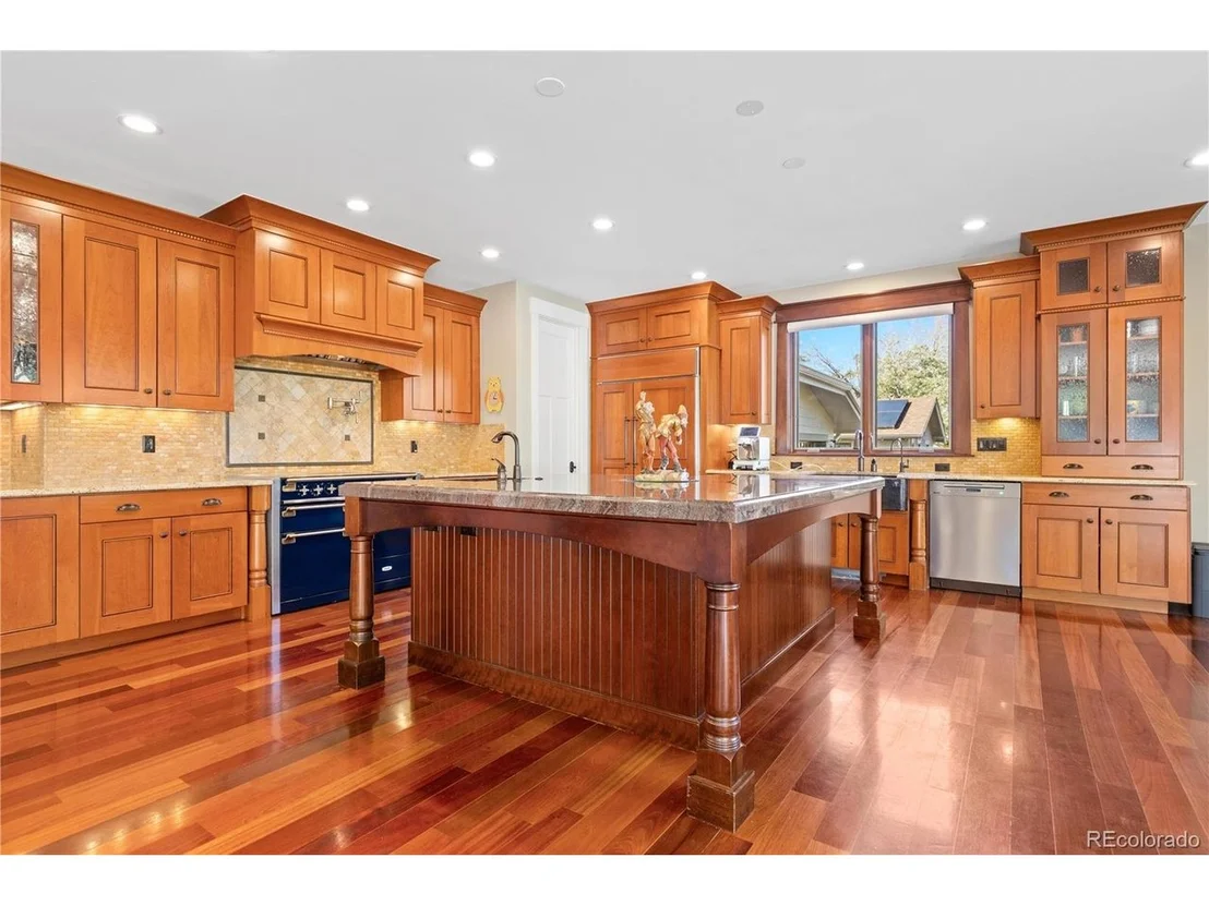 Photo of 800 Grant Pl