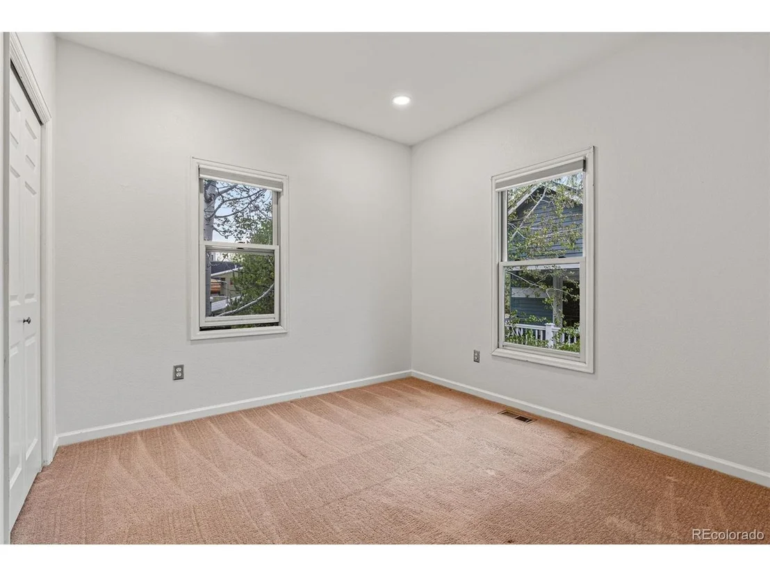 Photo of 1004 Katy Ln
