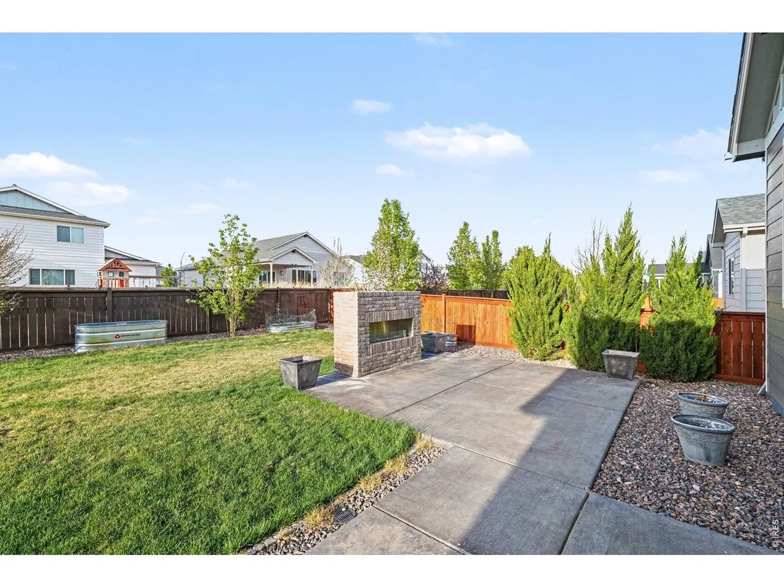 Photo of 250 Sutherland Dr