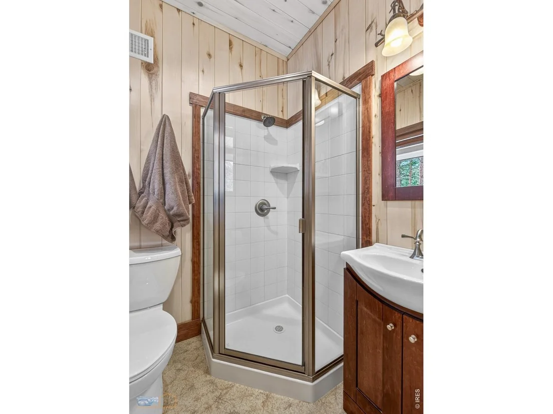 Photo of 942 Spruce Dr