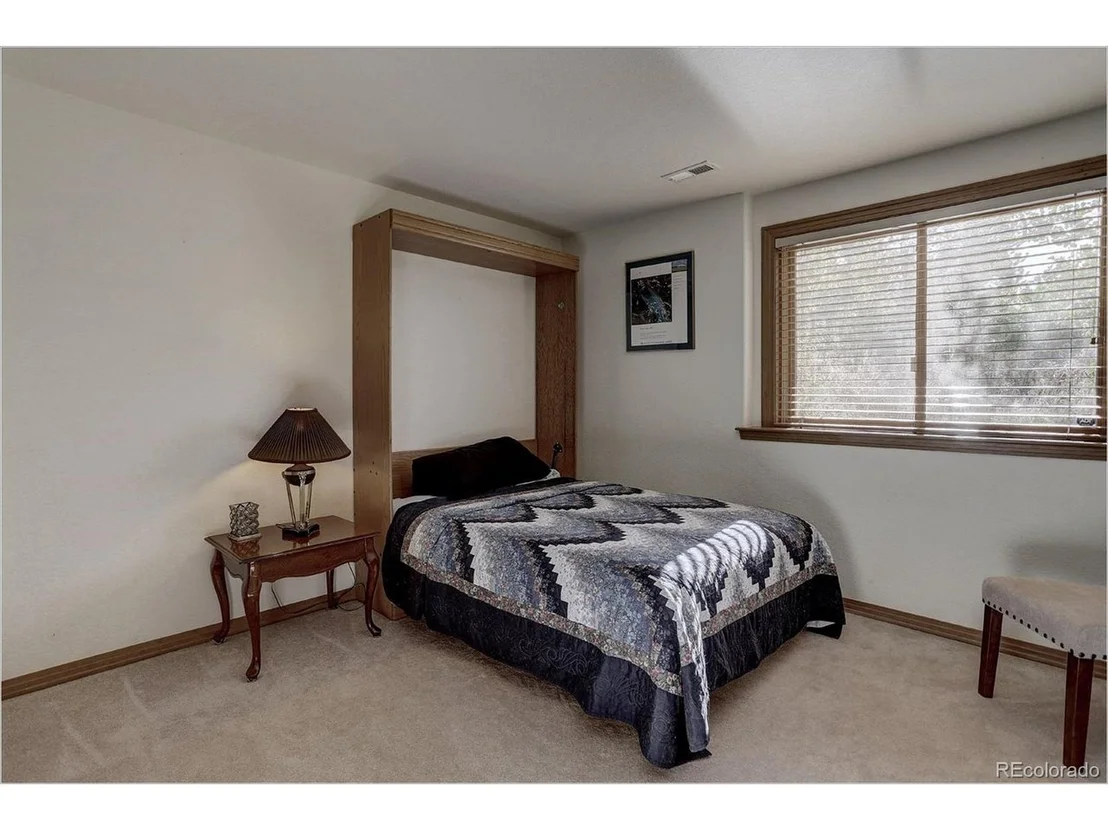 Photo of 109 Royal Ridge Dr