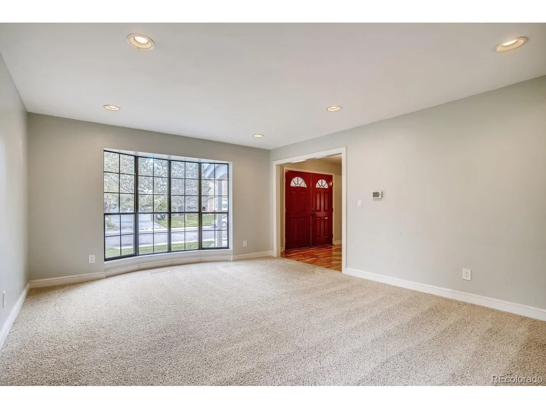 Photo of 8691 Iris St