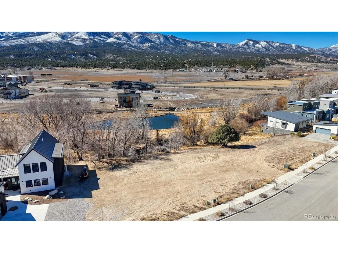 Photo of 313 Two Rivers Rd
