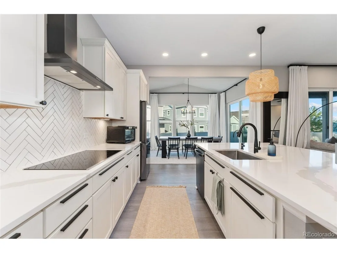 Photo of 6069 Long Branch Dr