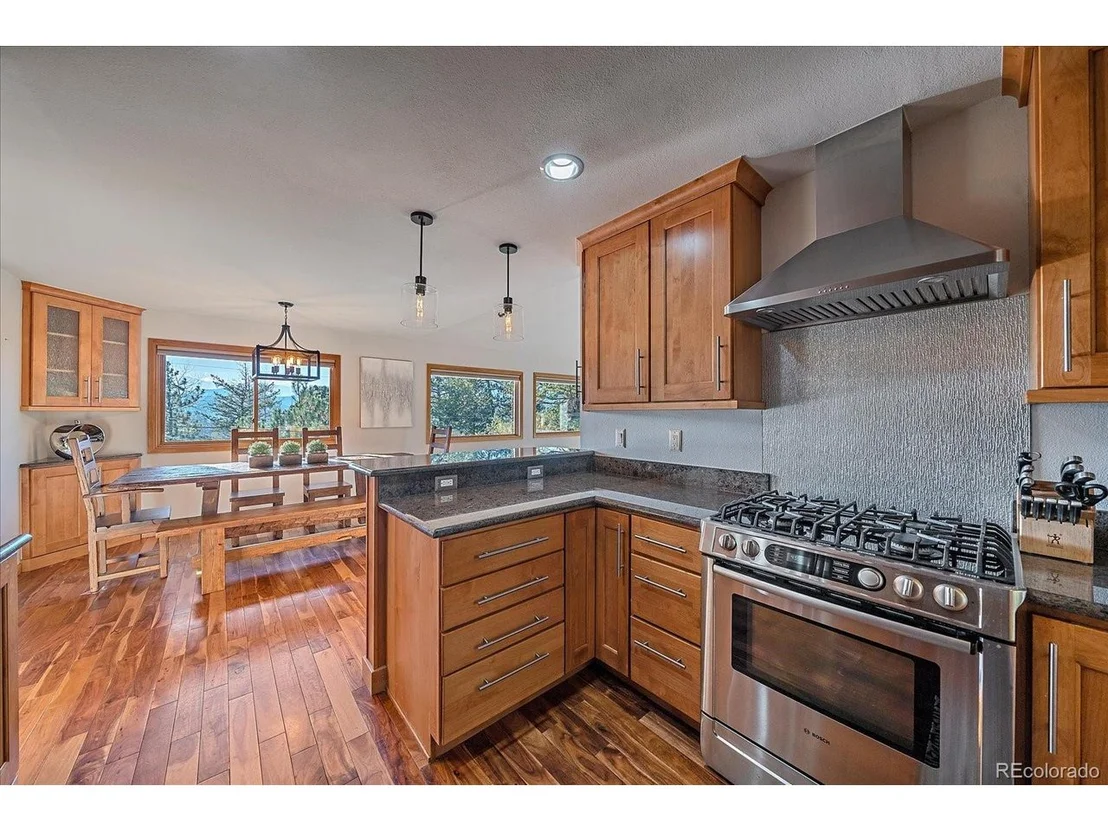 Photo of 4640 Hilltop Rd