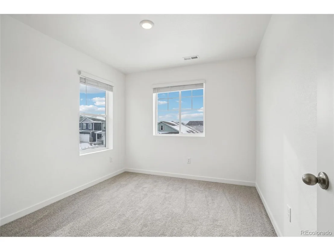 Photo of 704 Lake Emerson Rd