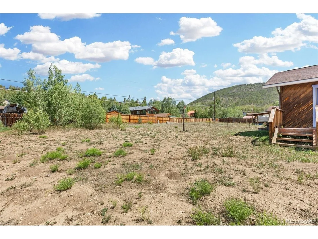 Photo of 143 Meadow Dr