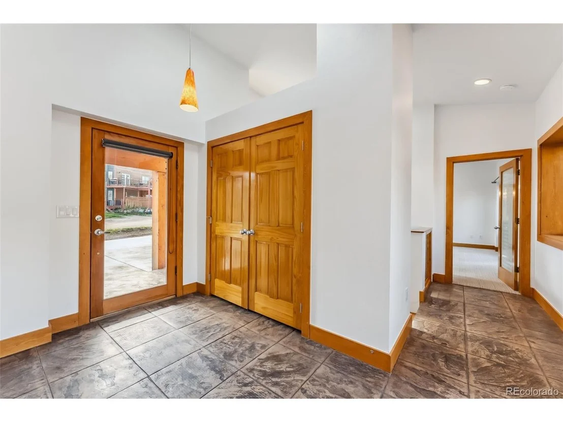 Photo of 475 Vail Cir