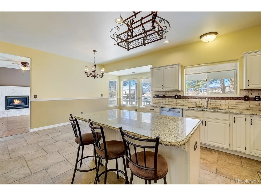 Photo of 1670 Ridgeview Cir