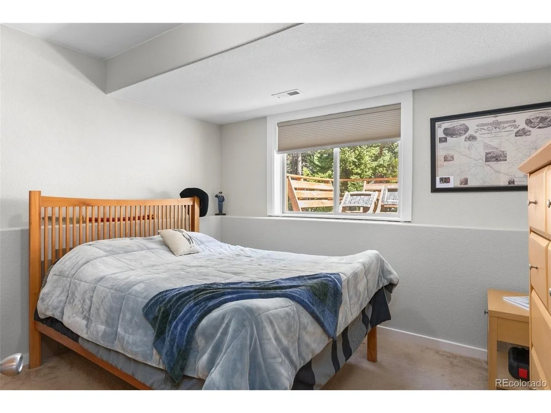 Photo of 400 Upper Forest Rd