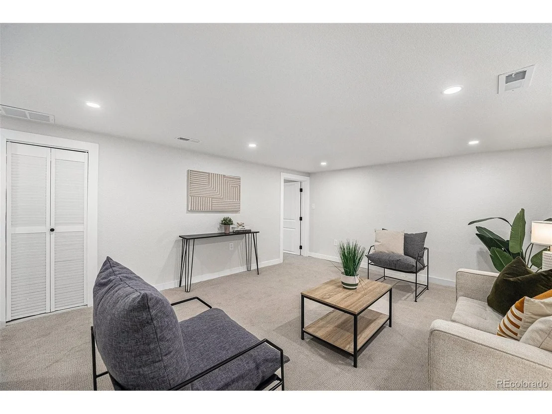 Photo of 5491 Lowell Blvd