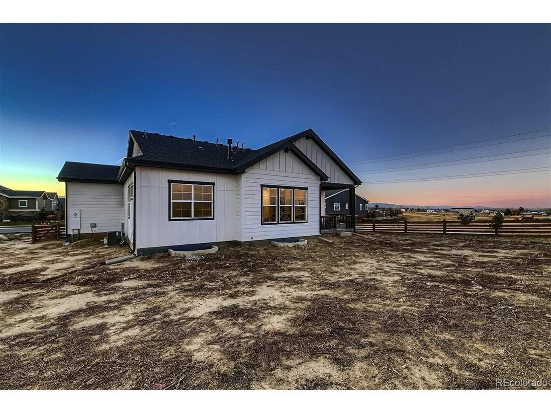 Photo of 895 Quarry Cir