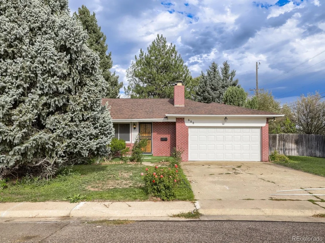 Photo of 600 Everett St