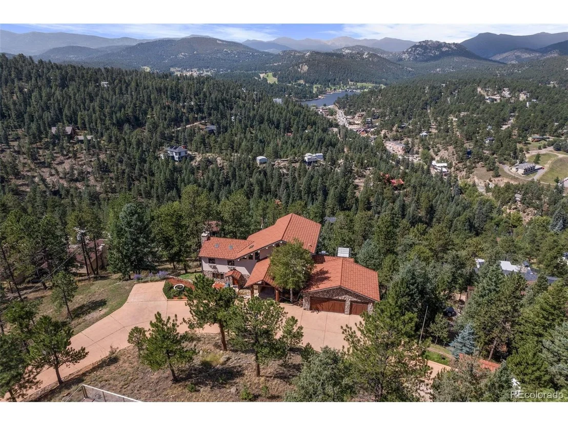 Photo of 27400 Overlook Dr