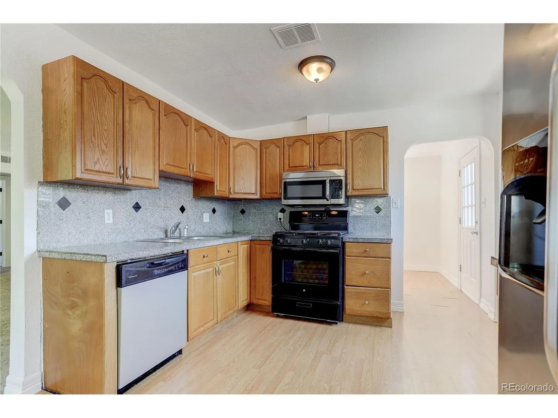 Photo of 9200 Vine St