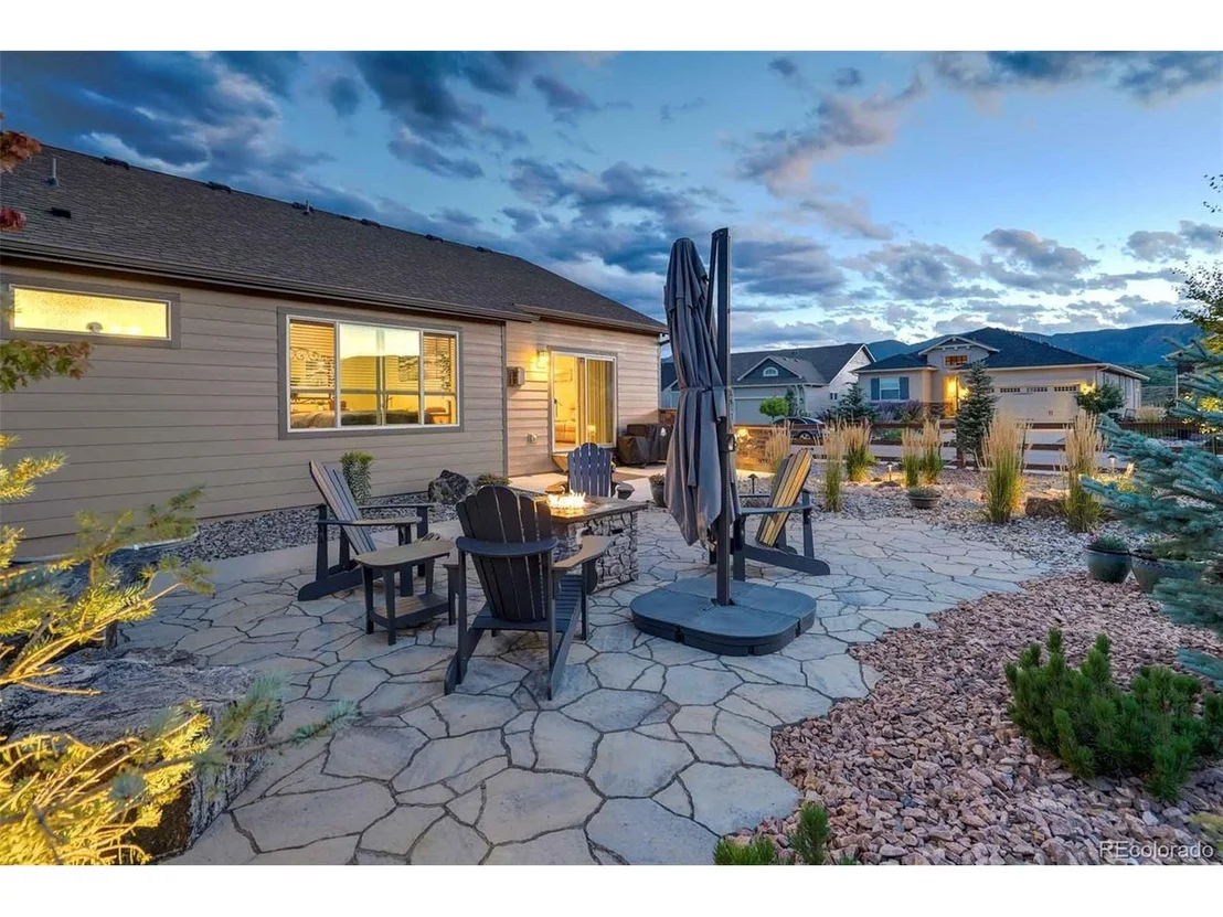 Photo of 2584 Lakes Edge Dr