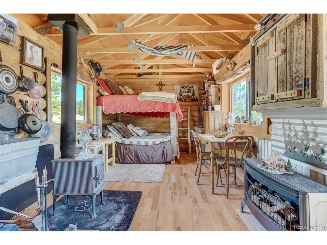 Photo of 100 Hawk Ln