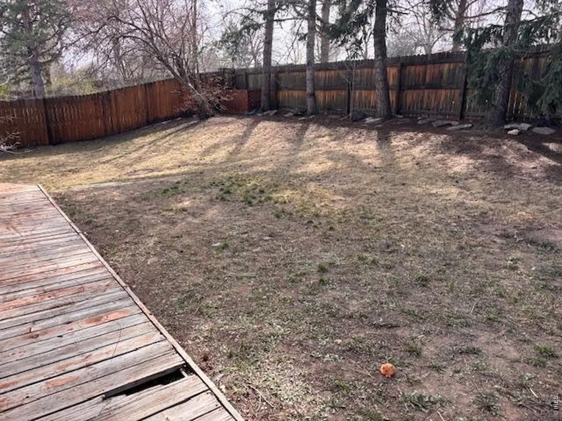 Photo of 3331 Lakeview Cir