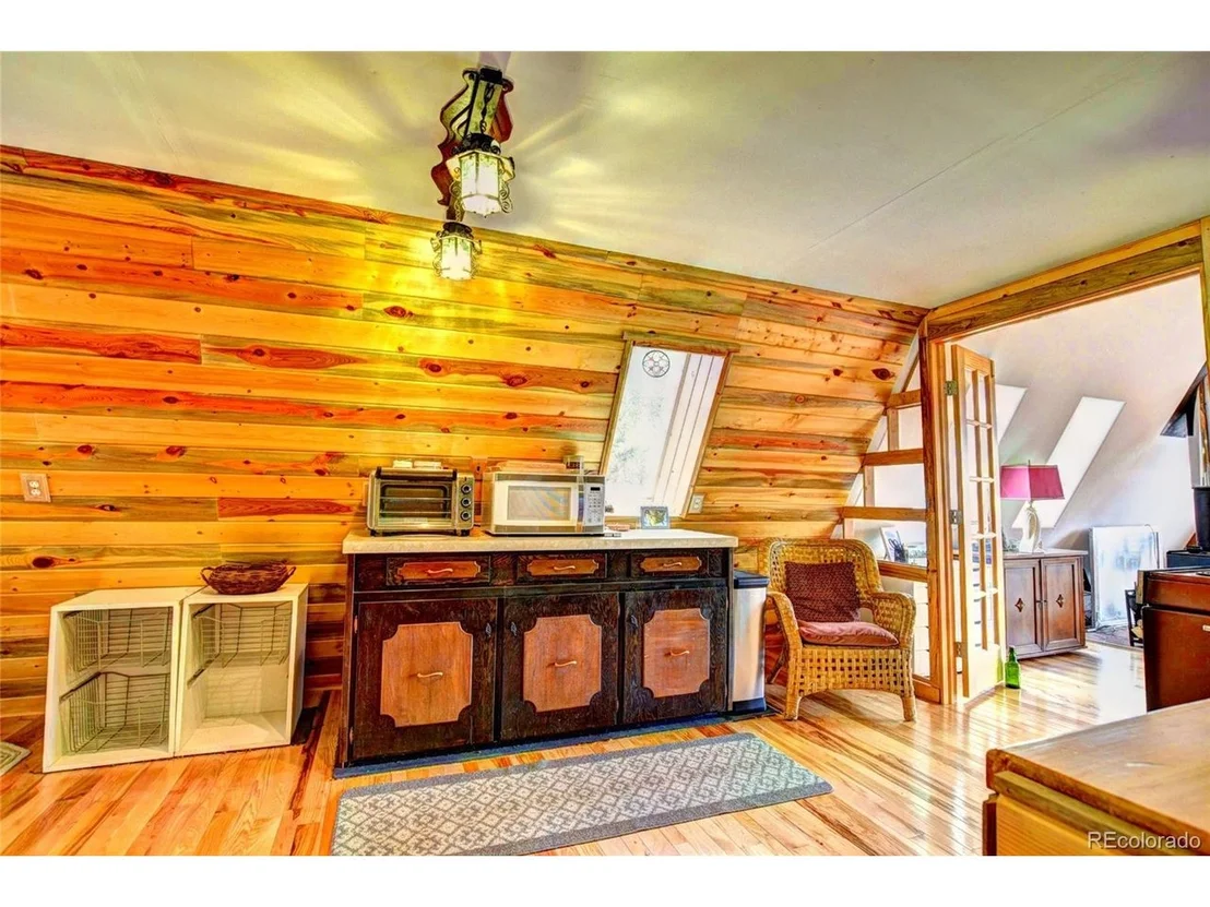 Photo of 567 Haida Rd