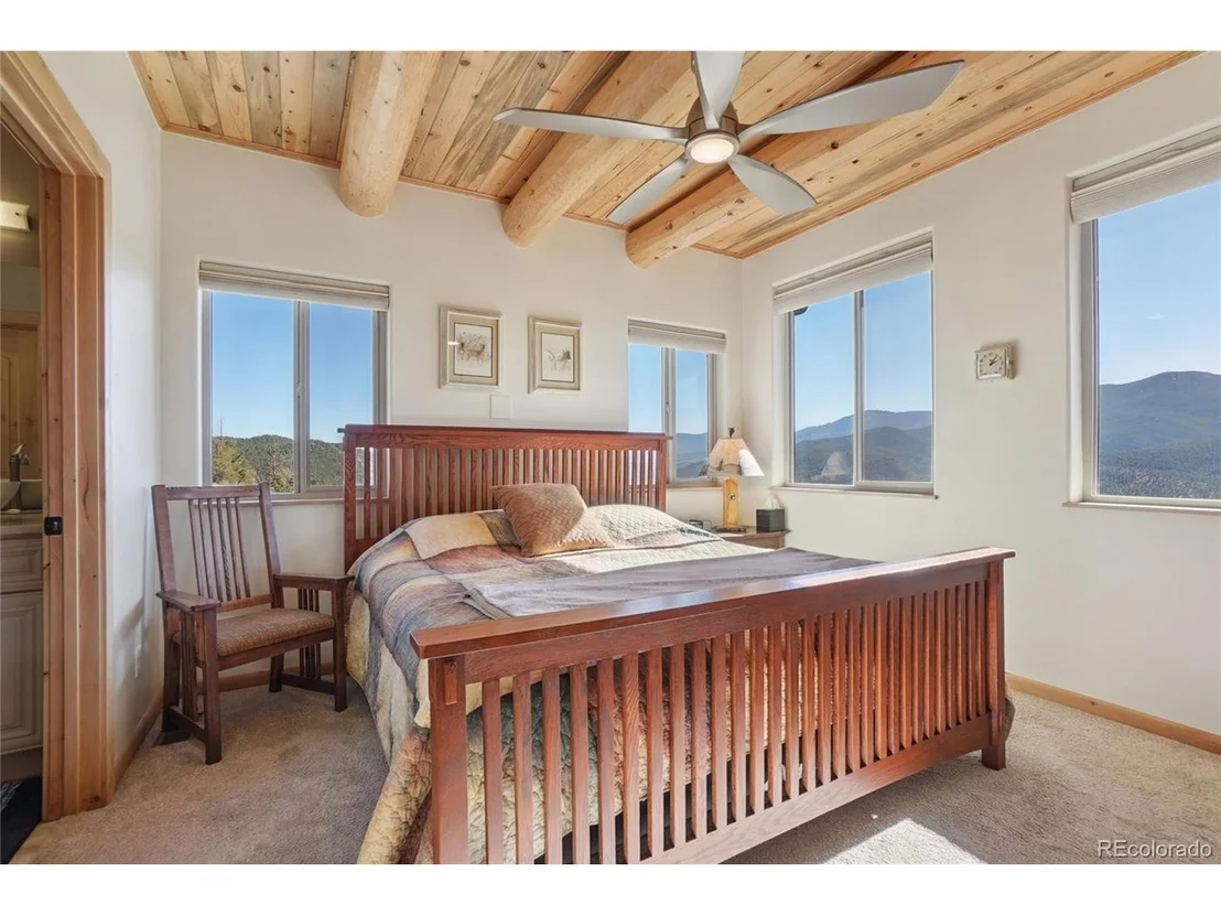Photo of 884 Pine Hollow Road