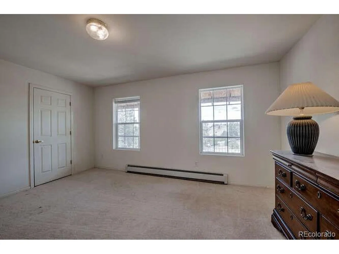 Photo of 370 Falcon Dr