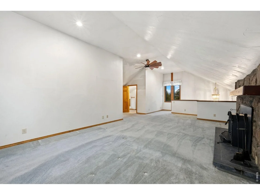 Photo of 697 N Beaver Rd