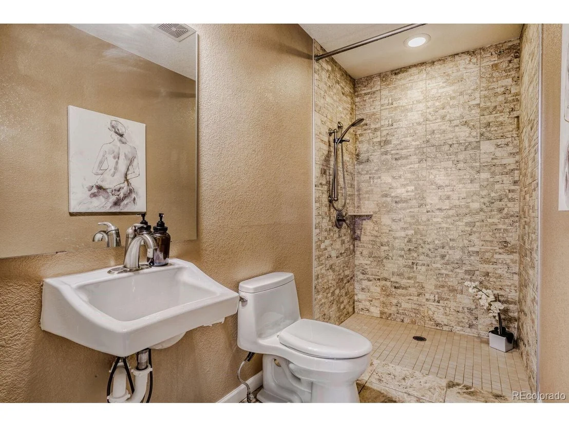 Photo of 2826 Blue Jay Way
