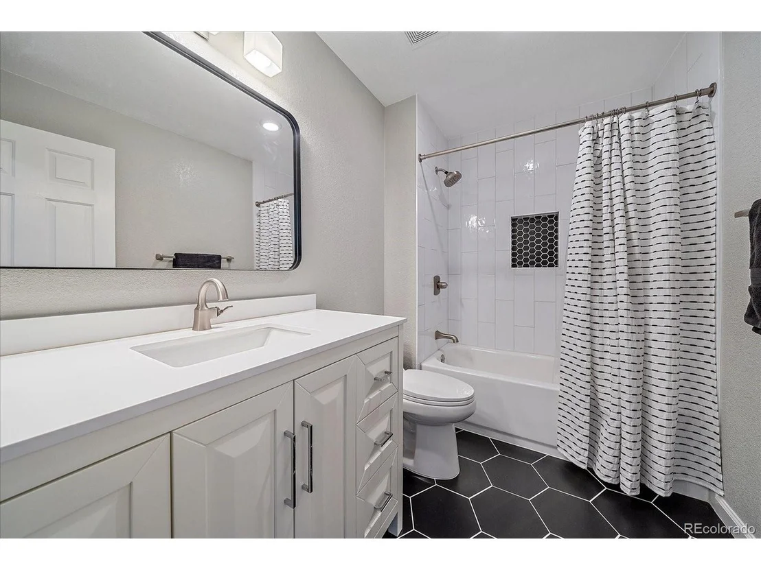 Photo of 6943 Edgewood Trl