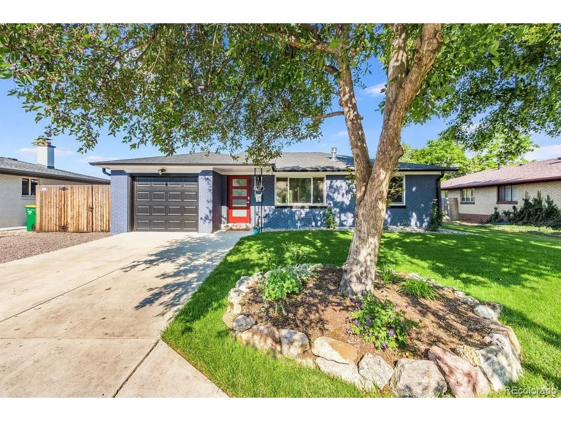 Photo of 5350 Iris St