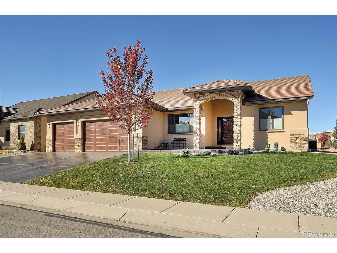 Photo of 415 Cottonwood Cir
