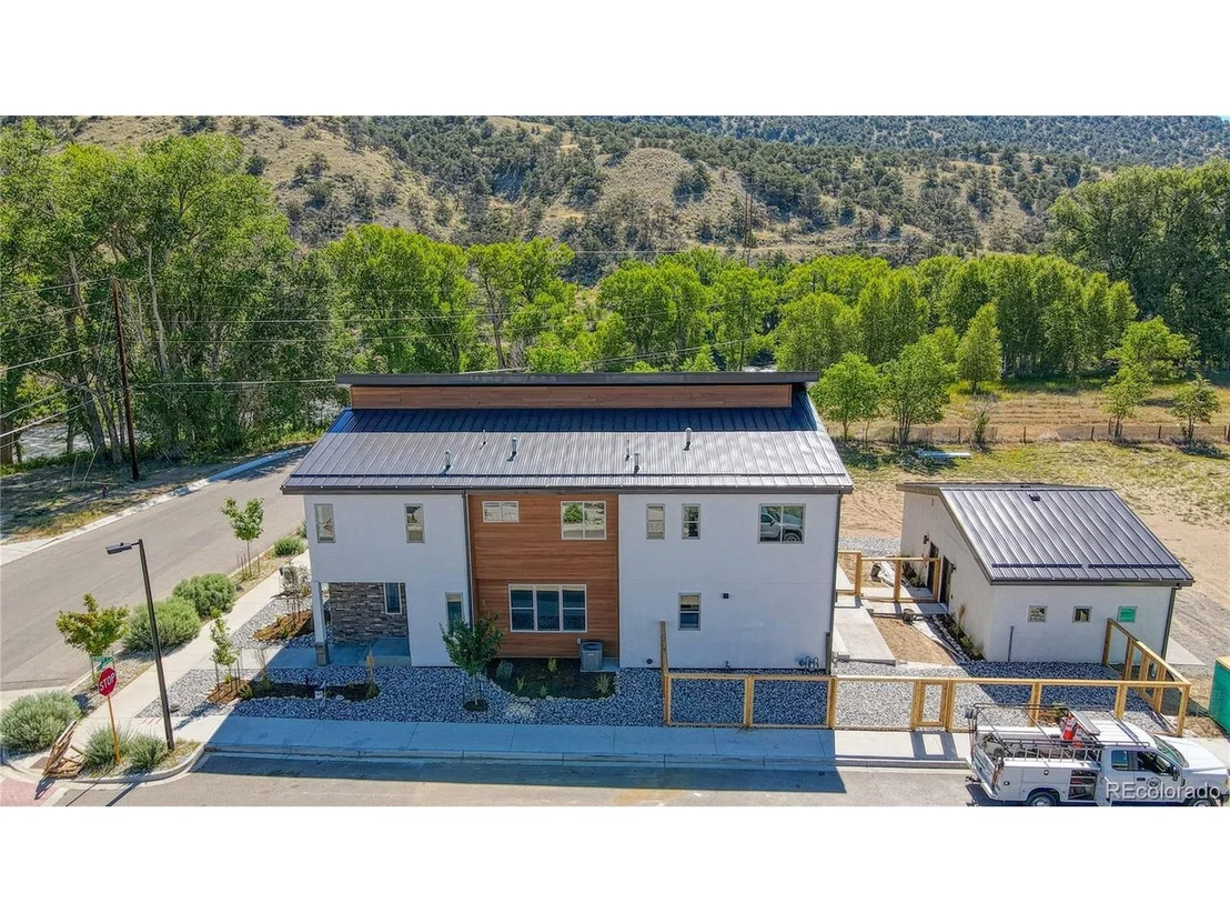 Photo of 402 Old Stage Rd