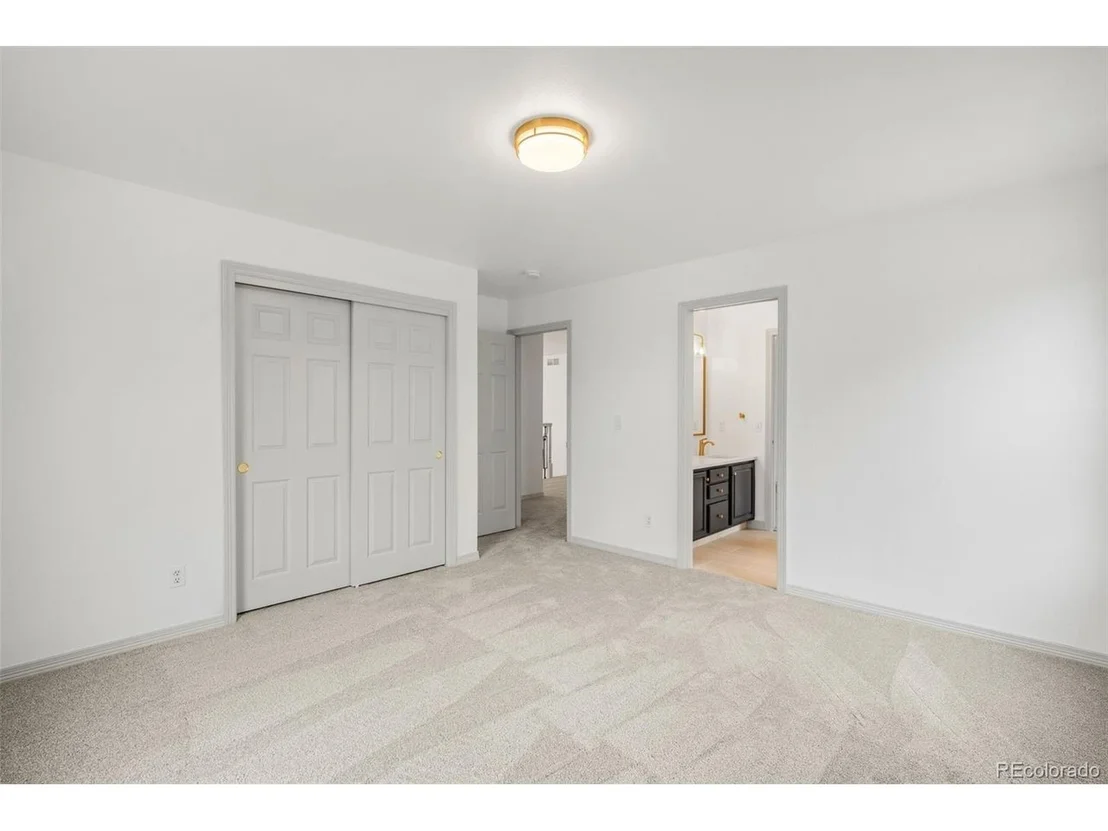Photo of 869 Shadowstone Dr