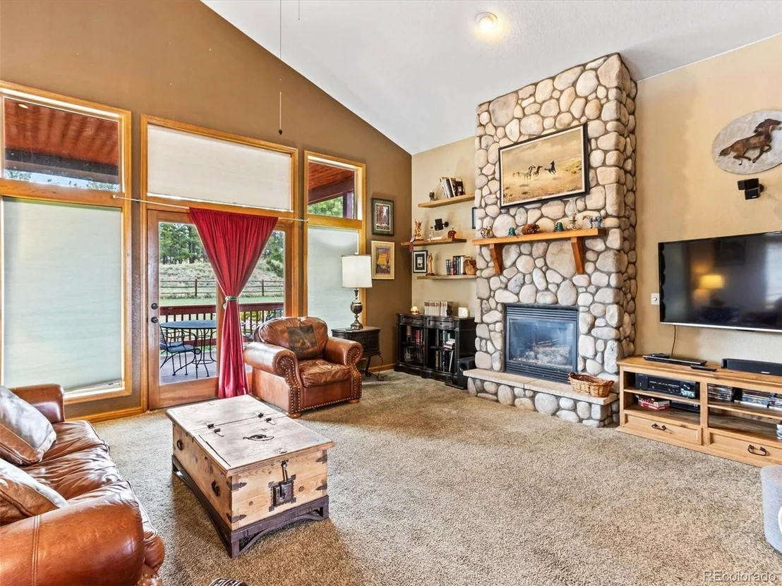 Photo of 85 Burland Dr