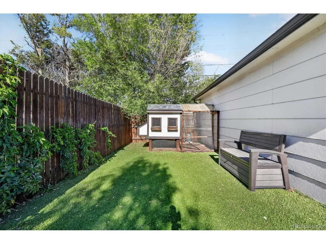 Photo of 3652 Locust St